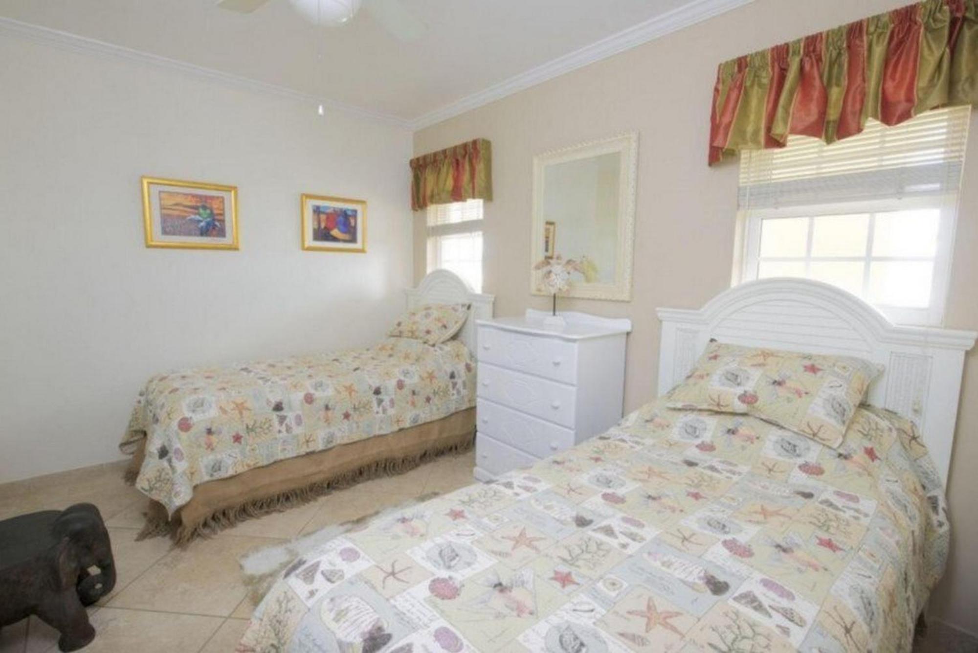 Sapphire Beach Condos Christ Church Chambre photo